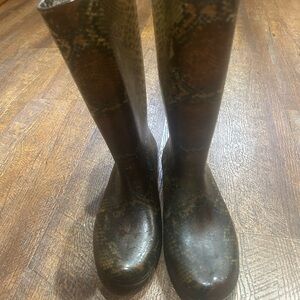 Stuart Weitzman Brown Snake Print rain Boots